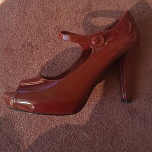 High heel pumps